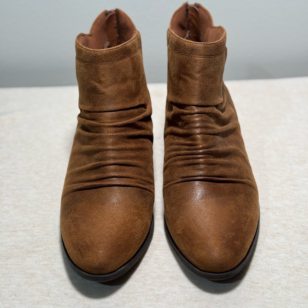 727 Baretraps Suede Look Boots